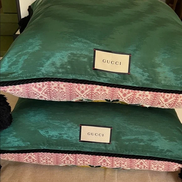 Gucci Pink Accent Pillow with Heart and Floral Design - Picture 7 of 11
